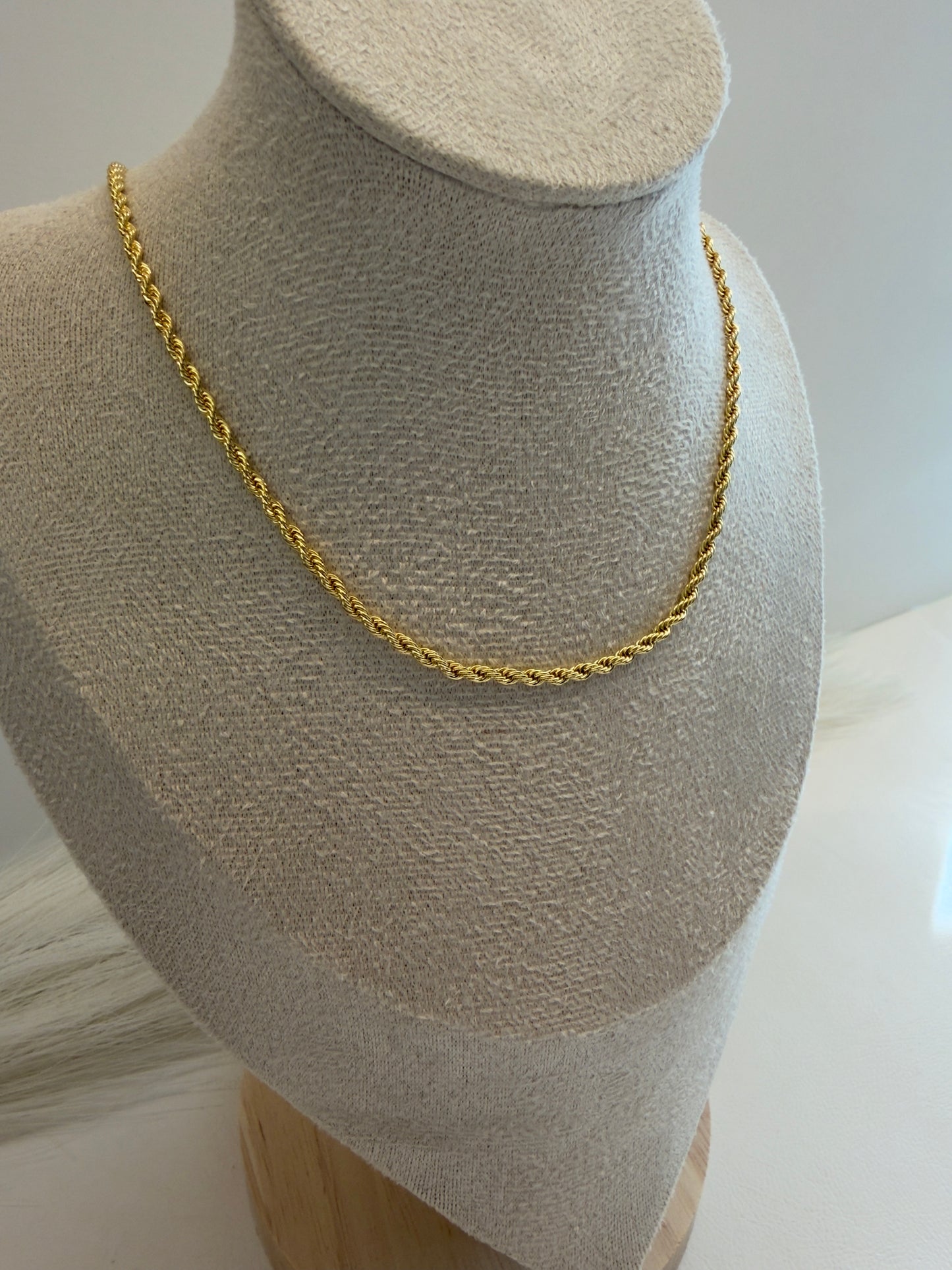 CORD NECKLACE