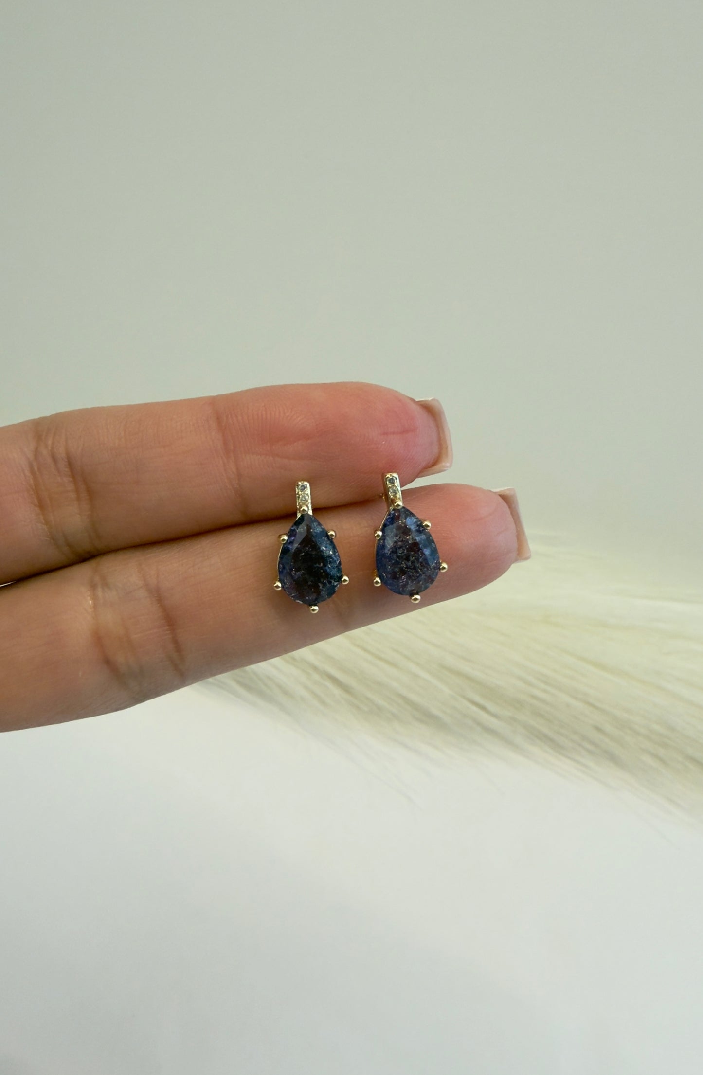 Aura violeta Earrings