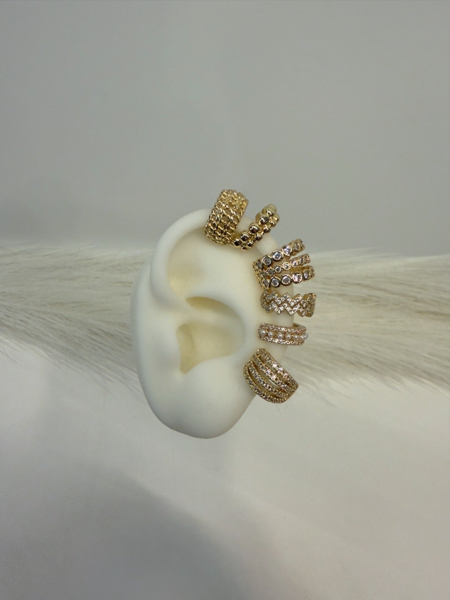 EARCUFF
