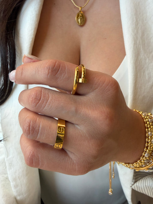 NAIL RING