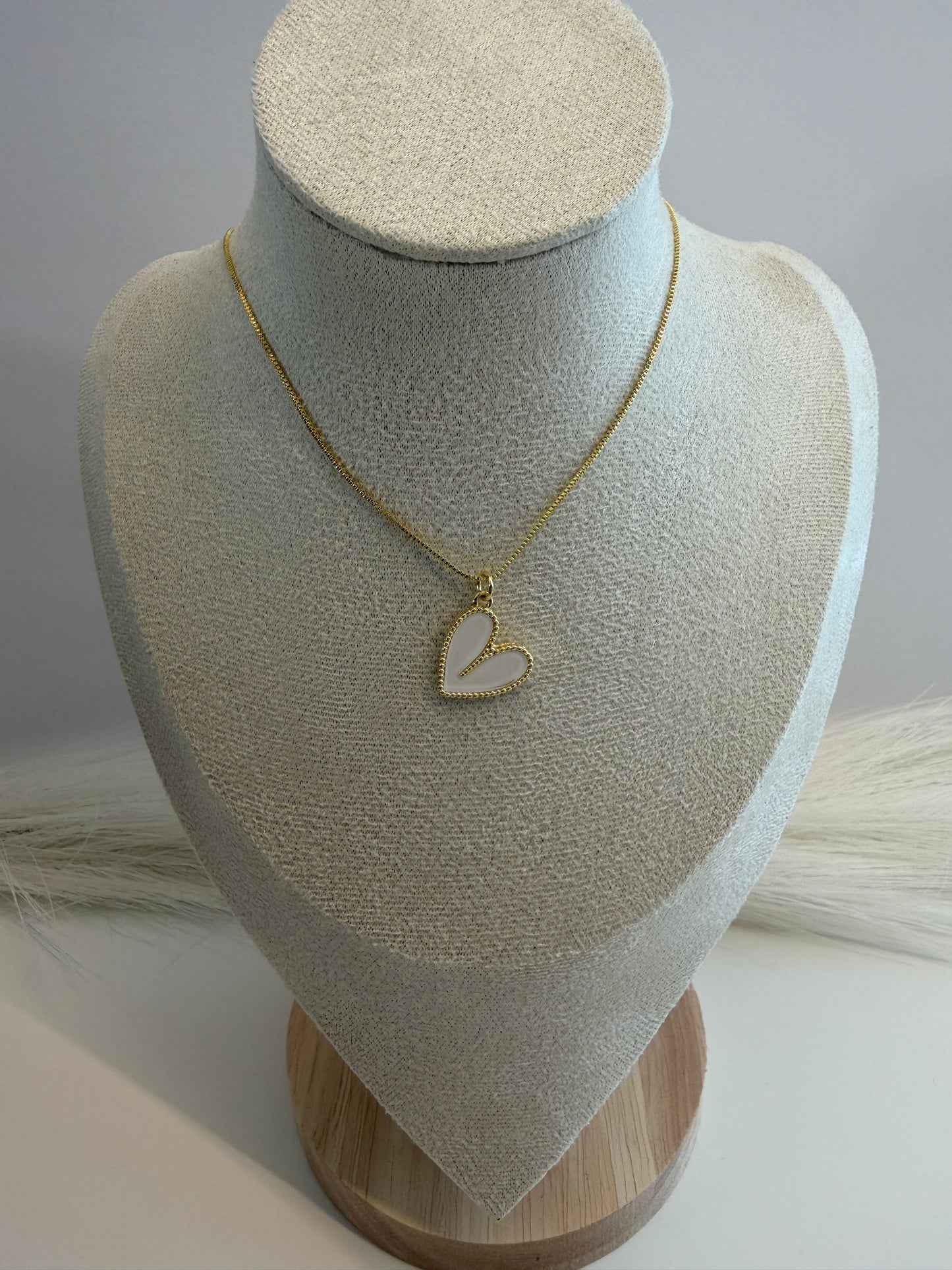 CORA NECKLACE