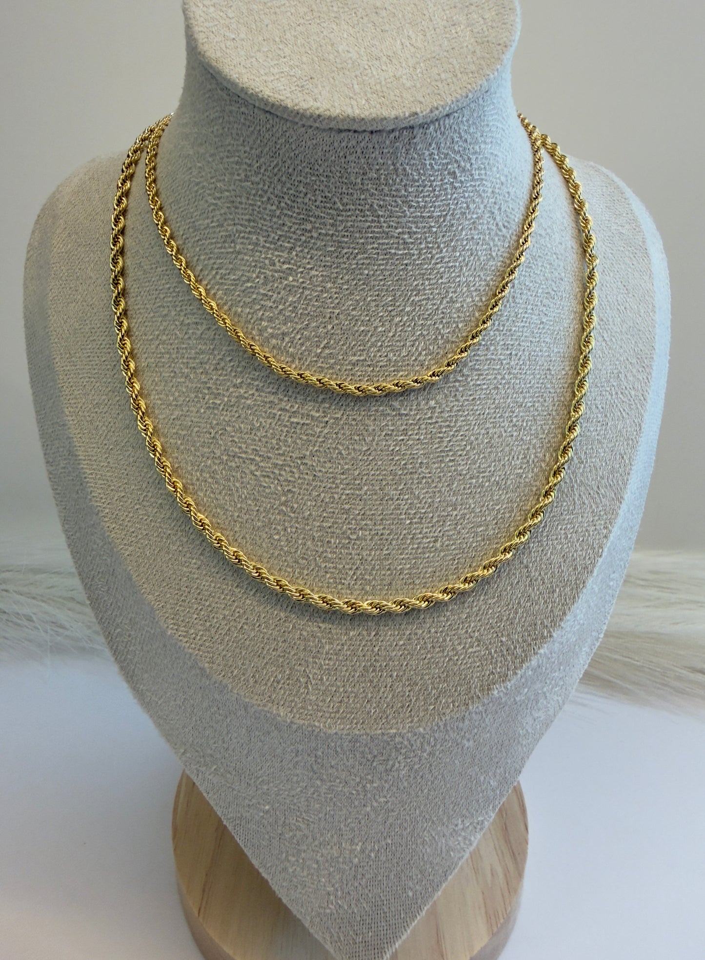 CORD NECKLACE