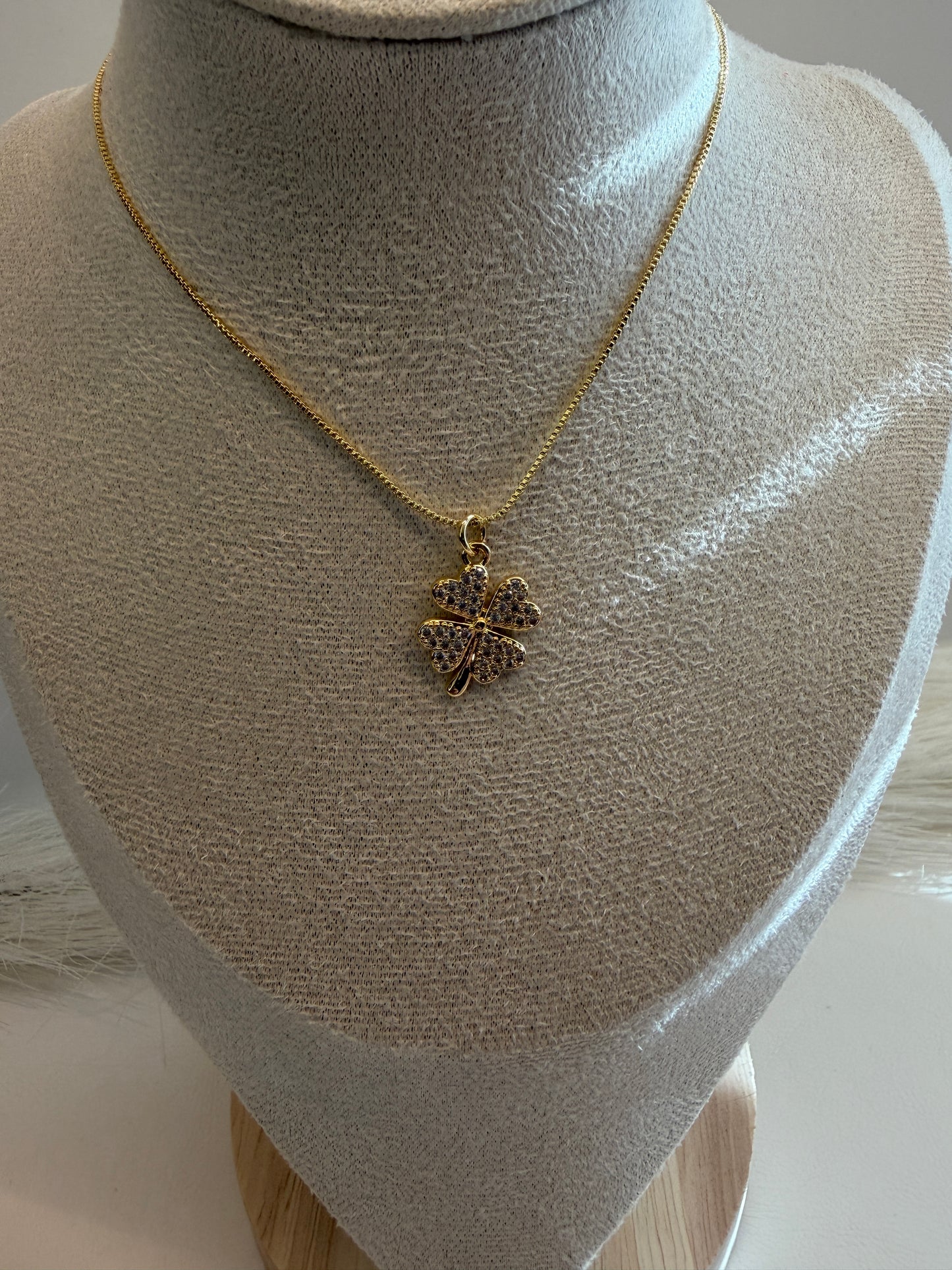 Trébol Necklace