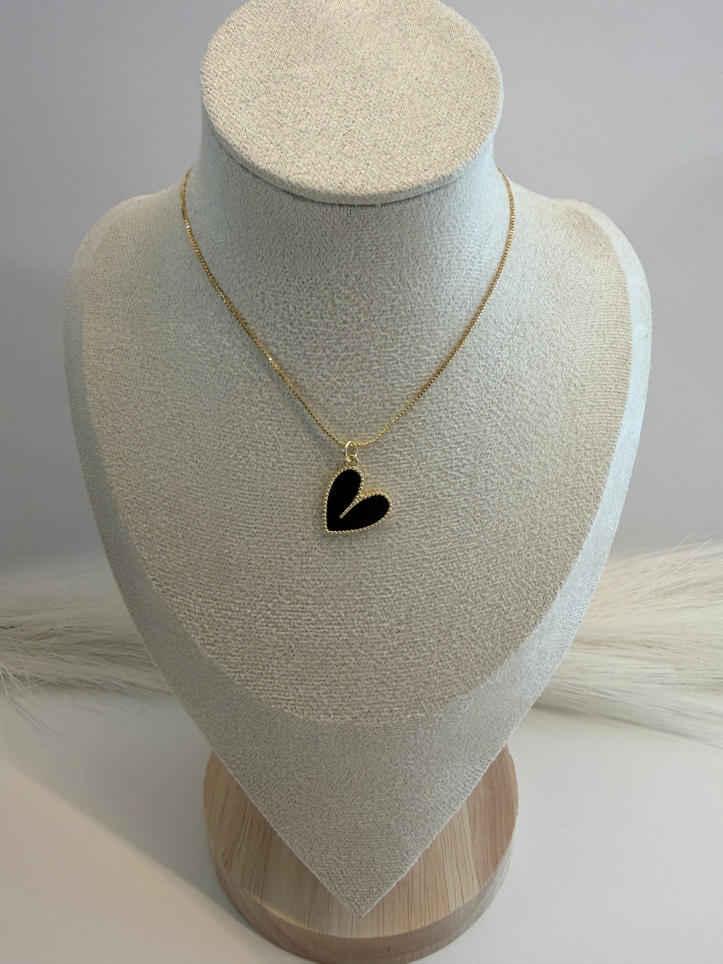CORA NECKLACE
