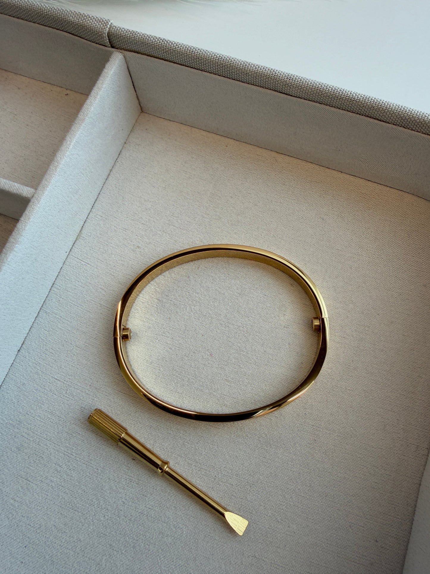 Classic Gold Thick Bangle