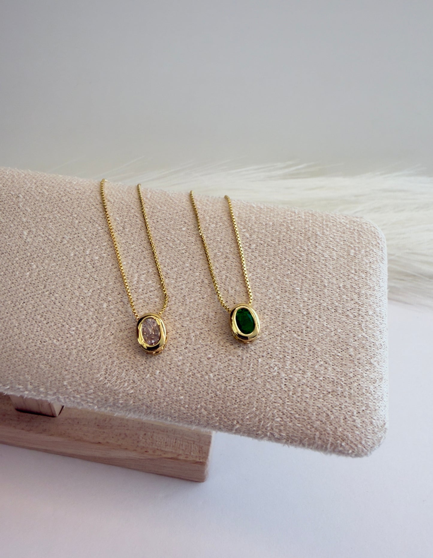 Lumi oval Necklace