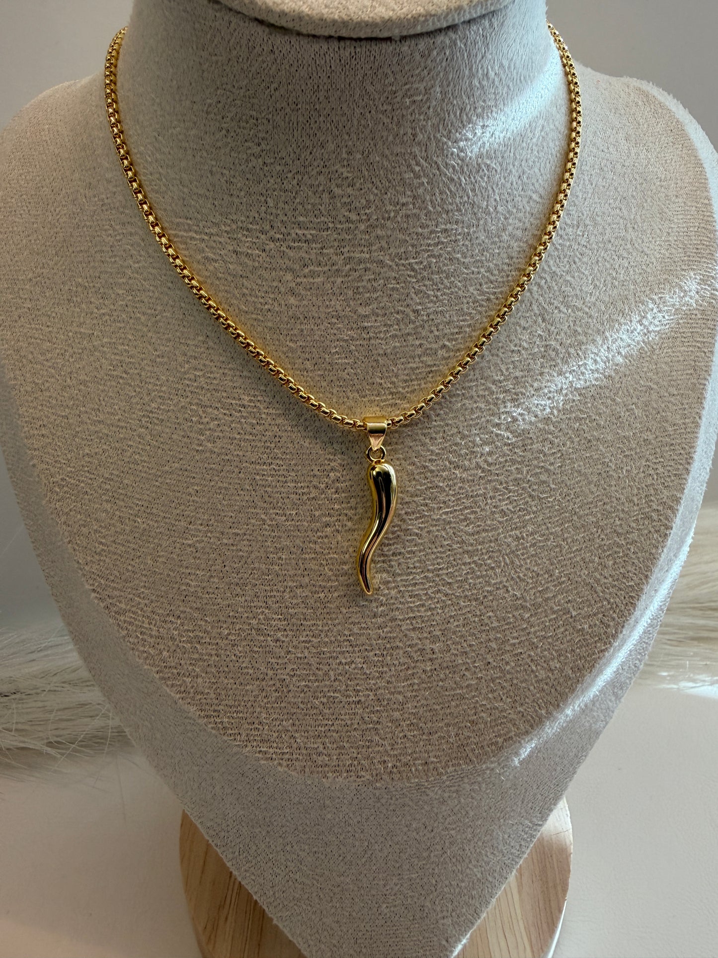 Cuernito Gold Necklace
