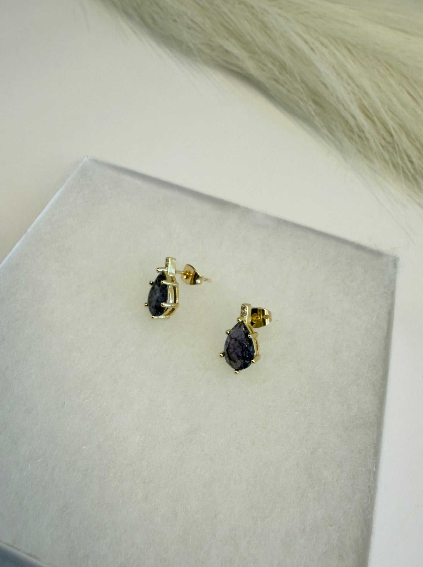 Aura violeta Earrings