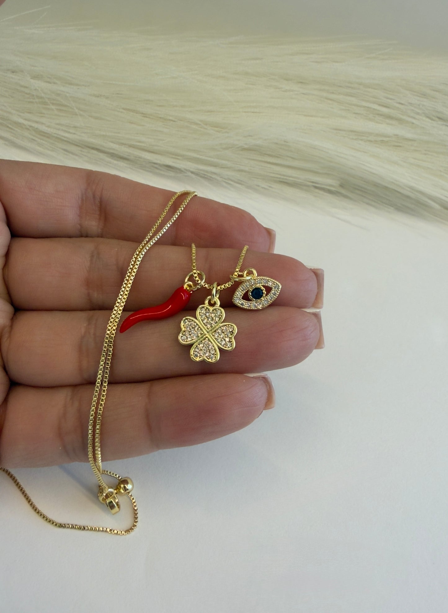Mi amuleto Necklace