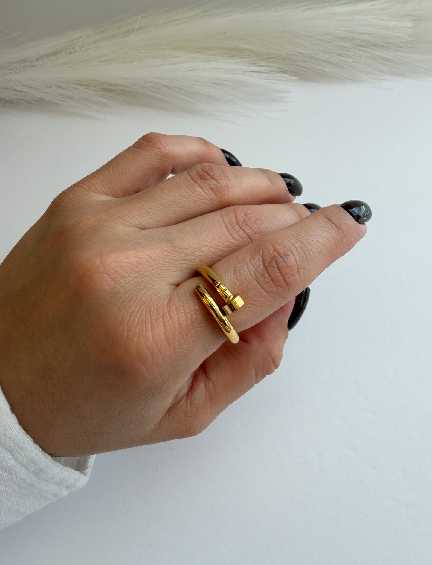 NAIL RING