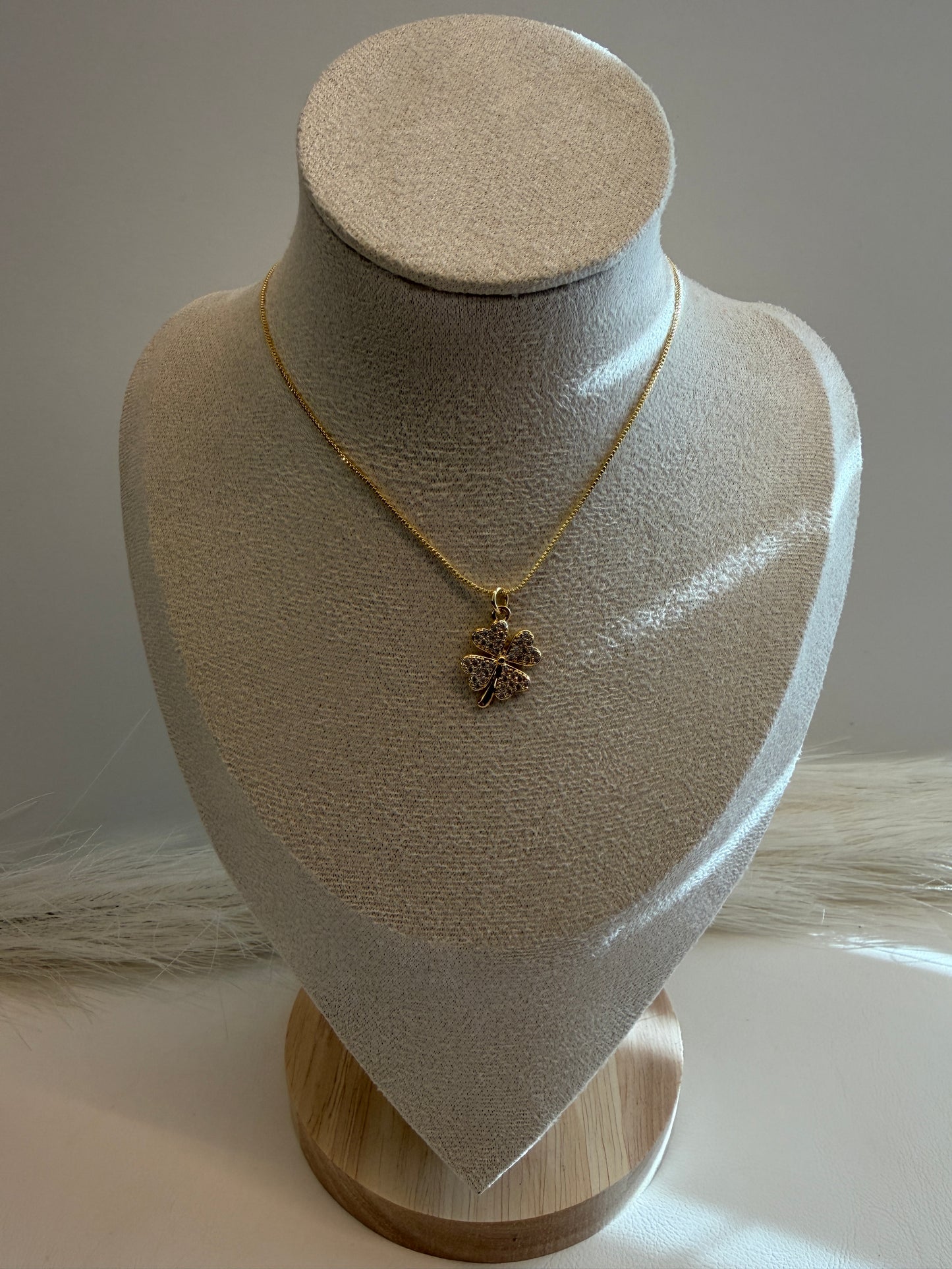 Trébol Necklace