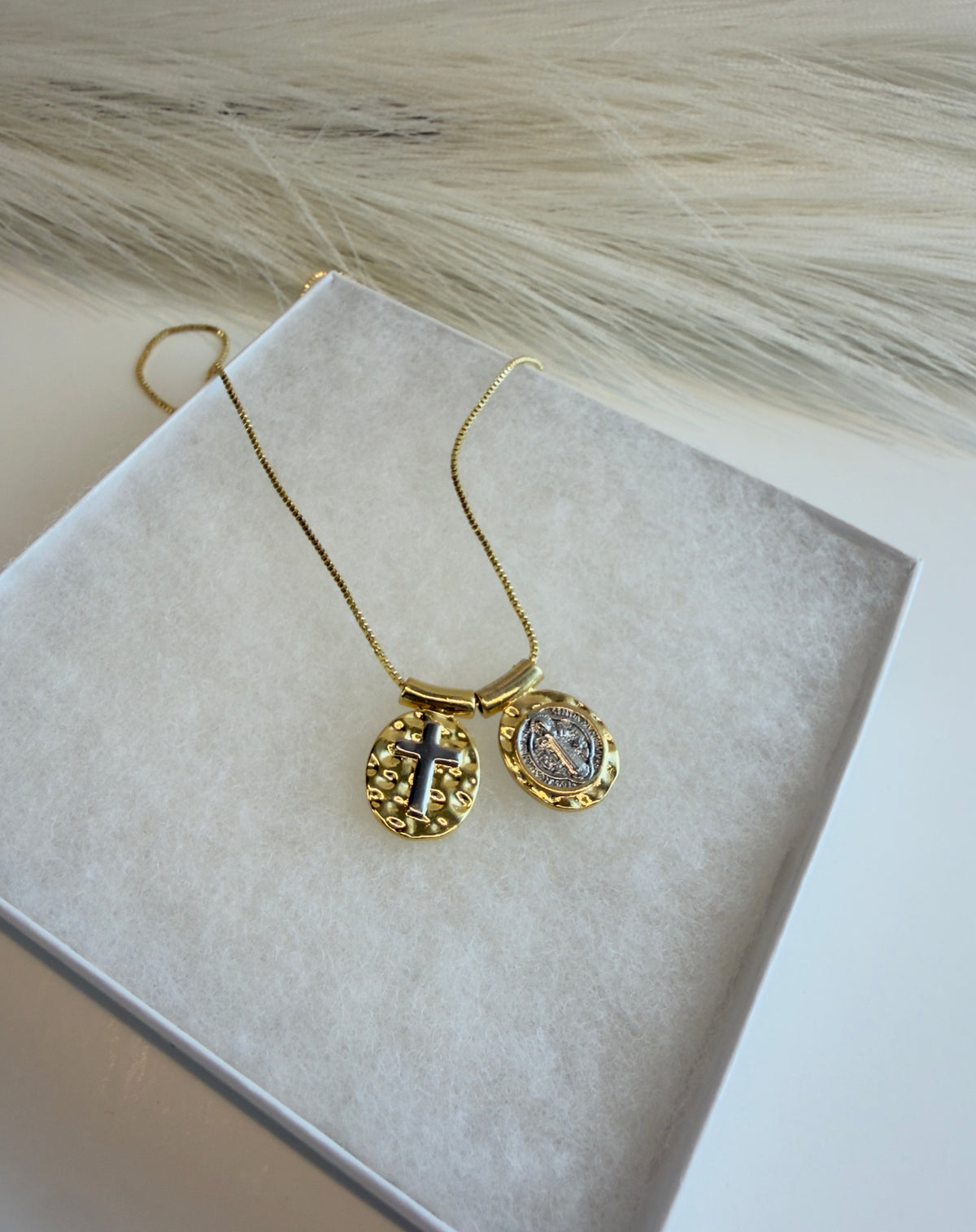 Mi protector Necklace