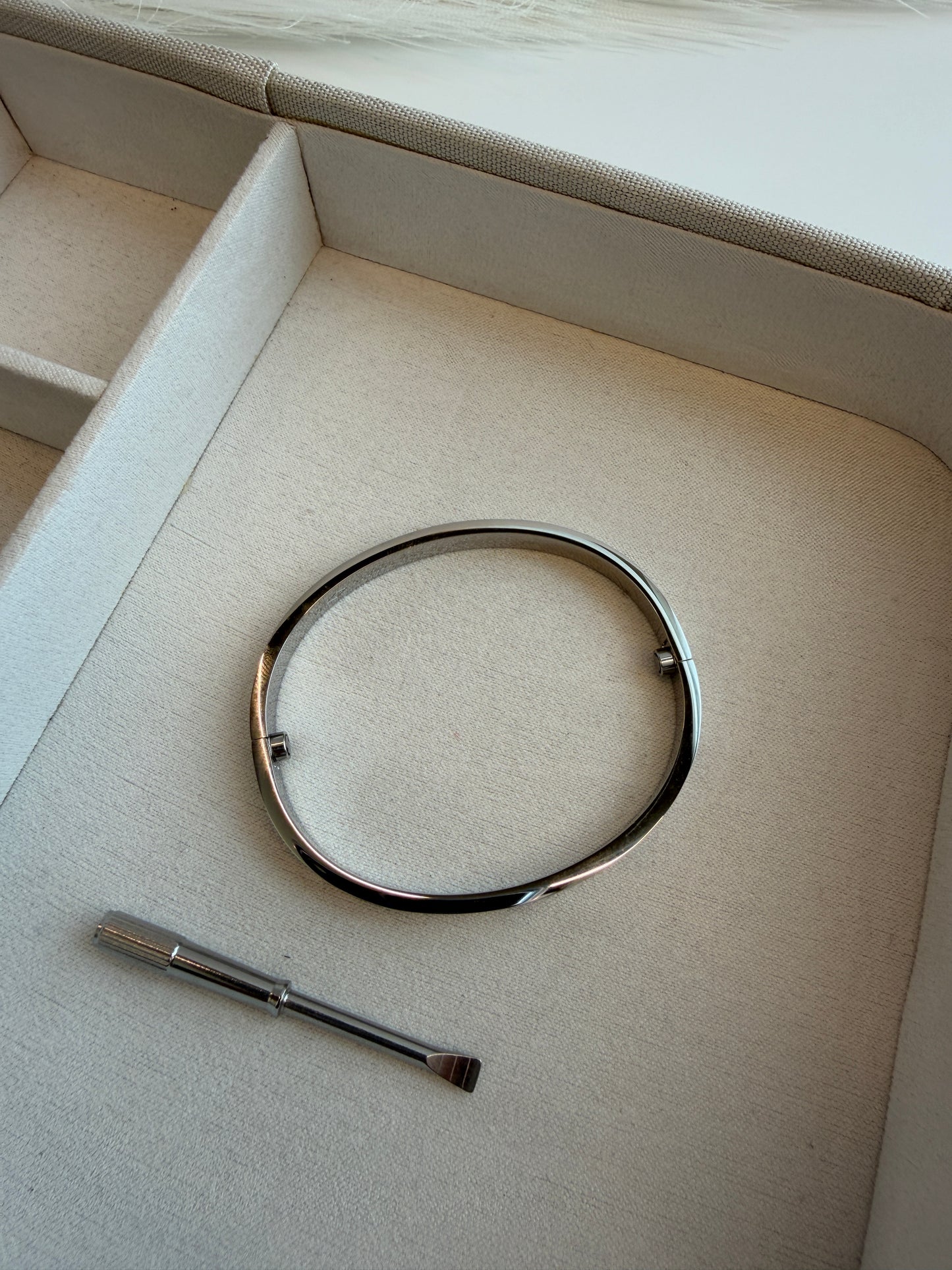 Classic Gold Thick Bangle