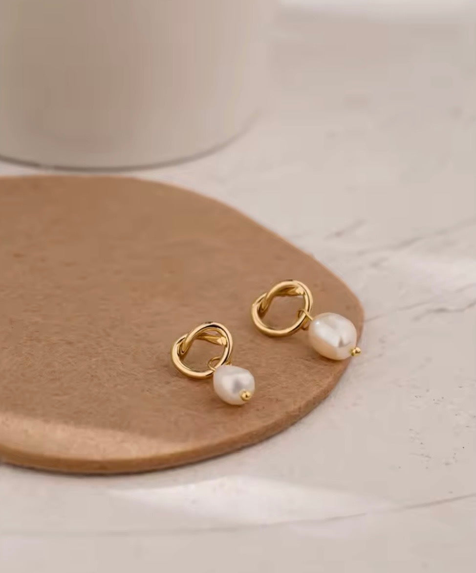 Riviera Pearl Hoops