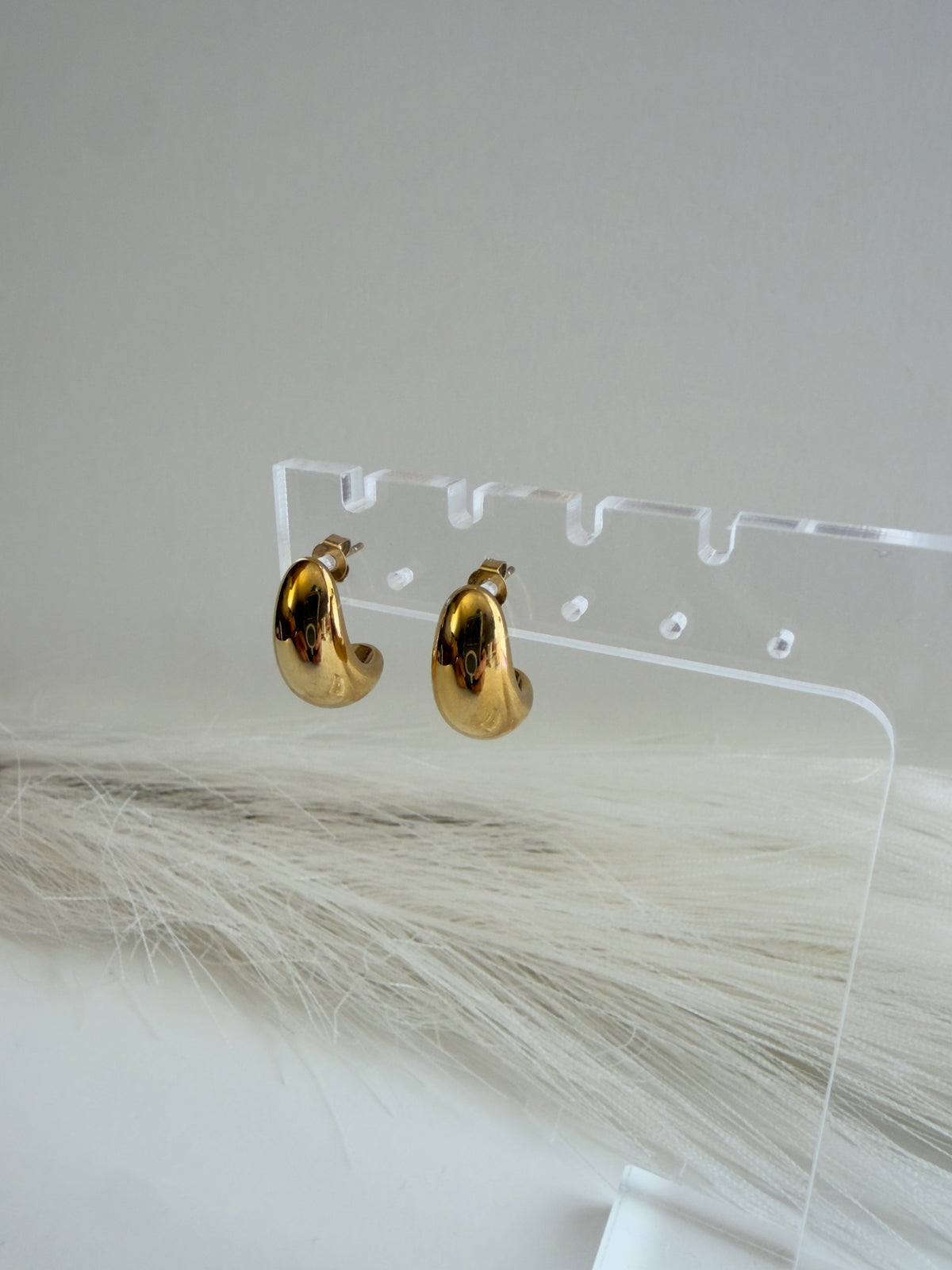 Isola Hoops