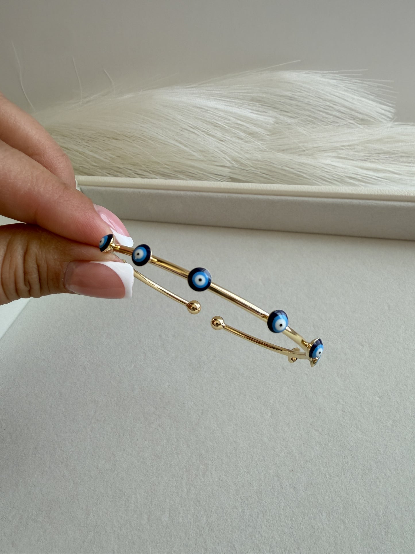 Ojitos Bangle