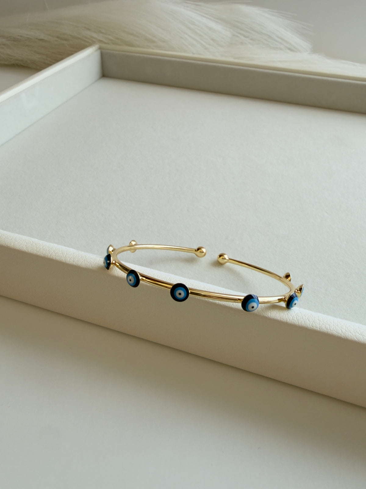 Ojitos Bangle