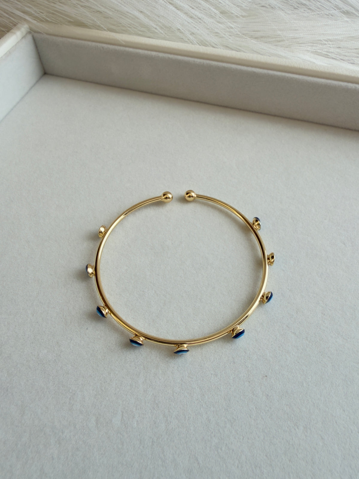 Ojitos Bangle